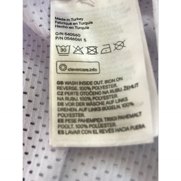 Divided H & M Graphic Crop Top     Medium - Picture 5 of 7